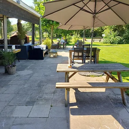 Holiday home Vrije Vogels Nu Ook Met Verwarmde Badkamer Warmenhuizen