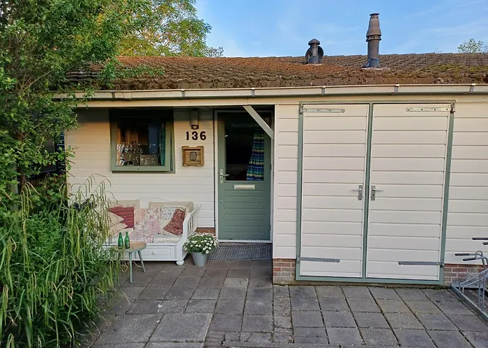 Vrije Vogels Tuin Met Privacy Nyaraló Warmenhuizen