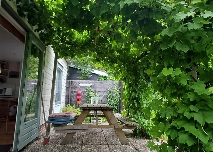 Vrije Vogels Tuin Met Privacy Nyaraló *